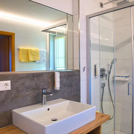 Otel Schellenberg 3*